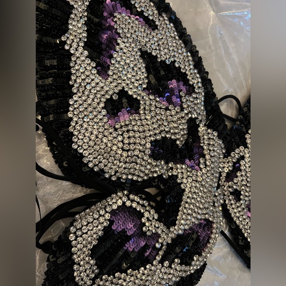 AREA EMBROIDERED CRYSTAL PAILLETTE BUTTERFLY TOP size Medium - Picture 6 of 12